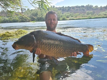 Carp fishing the River Ebro. Rob32