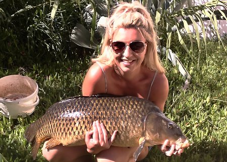 Carp fishing the River Ebro. Rachel32lbs